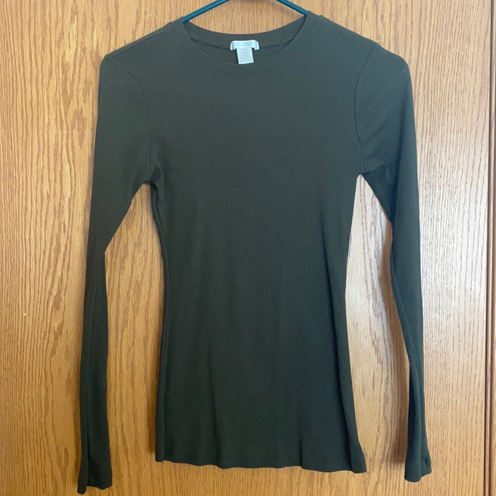 Long sleeve ribbed shirt